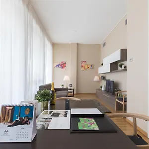 Apartamento Hemeras Boutique Homes - Design Near Duomo Cathedral, Milán