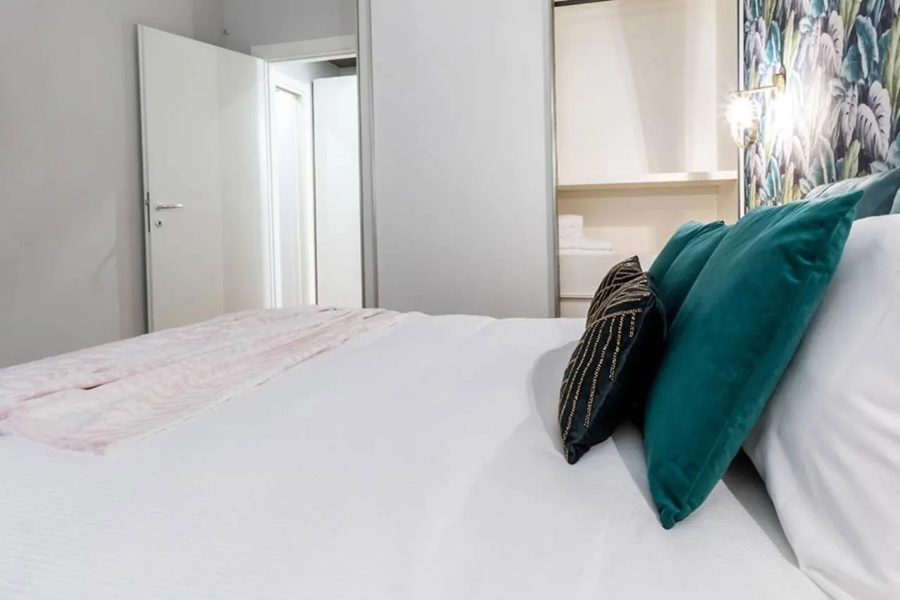 Apartment Altido Elegant 1 Bedroom Apt In Front Of The Sforzesco Castle